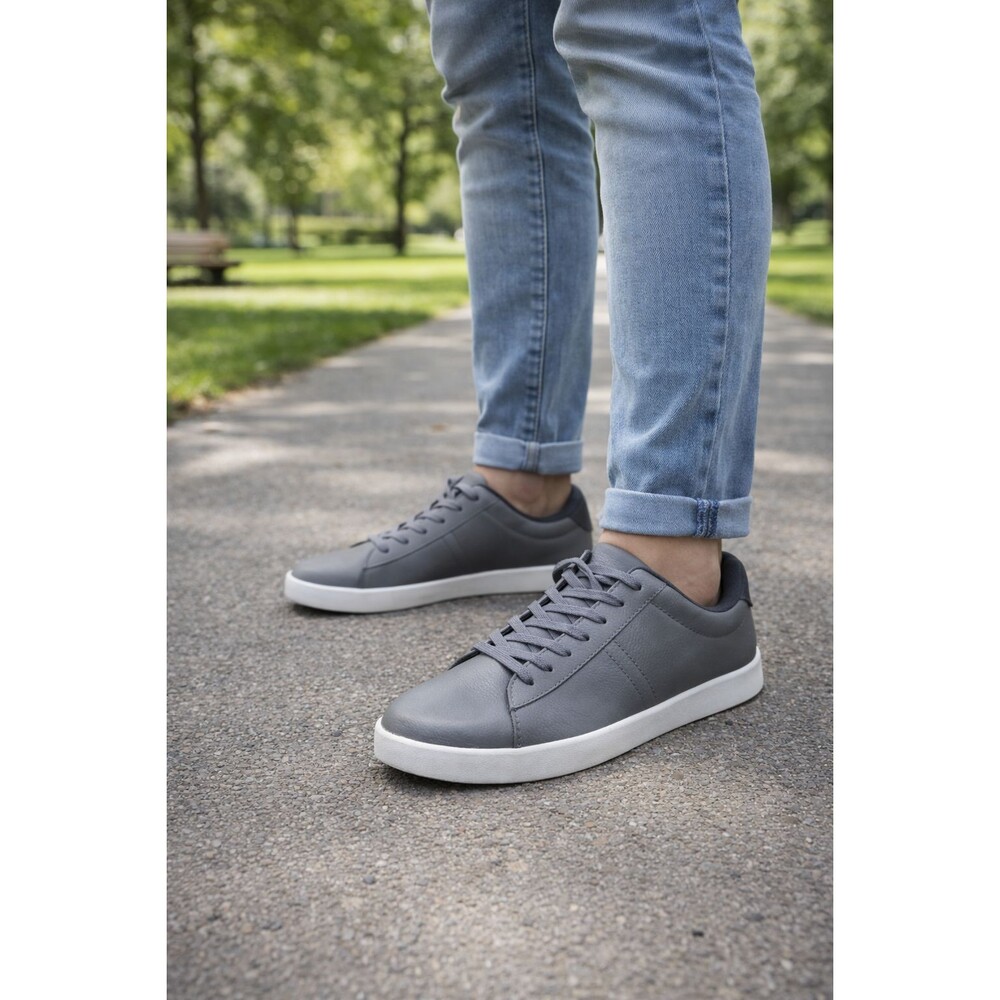 Royal Class Men’s Size 10 Gray Sneakers – Everyday Comfort with Style!